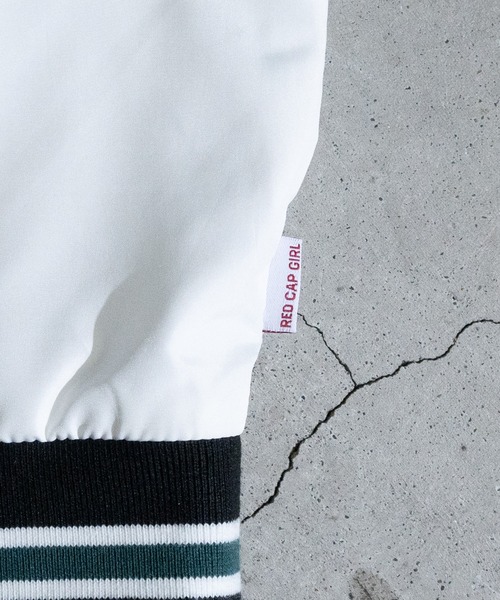 Red Cap Girl（レッドキャプガール）の「【a-r】〔Red Cap Girl/レッドキャップガール〕ポリタフタ サガラ刺繍 スタジアムプルオーバー（スウェット・メンズ・ホワイト/ブラック/ブルー/グリーン・MEDIUM/LARGE）」の9枚目の写真
