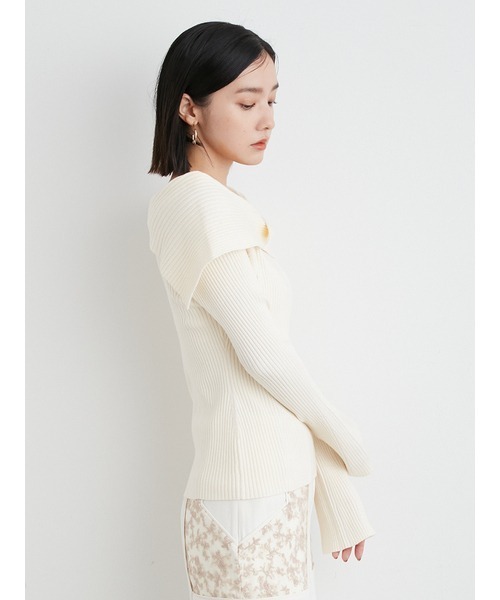 LILY BROWN（リリーブラウン）の「ノットディテールロングスリットニット（ニット/セーター・レディース・ブラック/イエロー/アイボリー・FREE）」の7枚目の写真