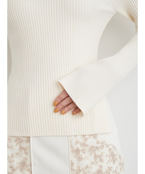 LILY BROWN（リリーブラウン）の「ノットディテールロングスリットニット（ニット/セーター・レディース・ブラック/イエロー/アイボリー・FREE）」の8枚目の写真