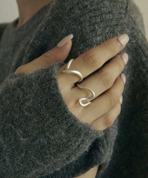 GOLDY（ゴールディ）の「【GOLDY】ジオメトリック サークル クロス セット リング / 5220204 / 5220705 / 5221103 / 5210705　※（リング・レディース・ゴールド/シルバー/シルバー系その他3/シルバー系その他5/シルバー系その他6/ゴールド系その他2/ゴールド系その他4/マルチ/シルバー系その他/ゴールド系その他5・FREE）」の4枚目の写真