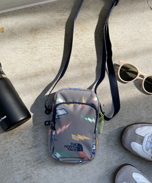 THE NORTH FACE(ザノースフェイス)の「【THE NORTH FACE】Kids Cross Bag(ショルダーバッグ・レディース・ブラック/グレー/ネイビー・FREE)」の3枚目の写真