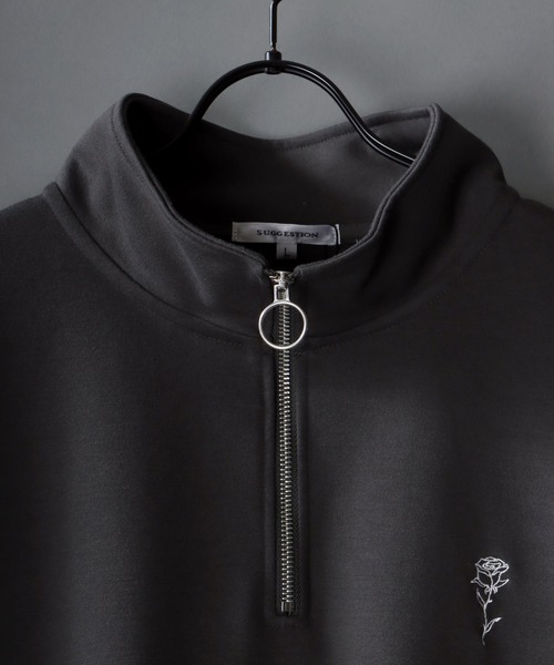 SITRY(シトリー)の「Big silhouette rose stitch half zip sweat shirt / ビッグシルエット バラ刺繍 ハーフジップ プルオーバー スウェットシャツ(スウェット・メンズ・ブラック/オフホワイト/チャコールグレー/ダークグリーン・M/L)」の6枚目の写真