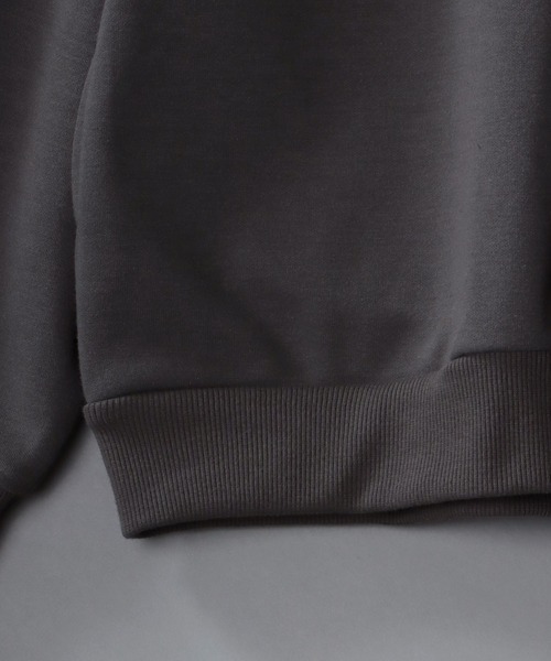 SITRY(シトリー)の「Big silhouette rose stitch half zip sweat shirt / ビッグシルエット バラ刺繍 ハーフジップ プルオーバー スウェットシャツ(スウェット・メンズ・ブラック/オフホワイト/チャコールグレー/ダークグリーン・M/L)」の7枚目の写真