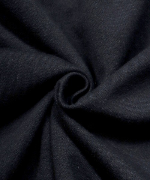 SITRY(シトリー)の「Big silhouette rose stitch half zip sweat shirt / ビッグシルエット バラ刺繍 ハーフジップ プルオーバー スウェットシャツ(スウェット・メンズ・ブラック/オフホワイト/チャコールグレー/ダークグリーン・M/L)」の13枚目の写真