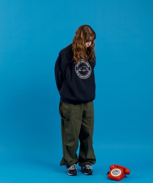 MUHET（ミュエータ）の「BEARプリントスウェット（スウェット・レディース・ライトベージュ/ネイビー・X-LARGE/MEDIUM）」の6枚目の写真