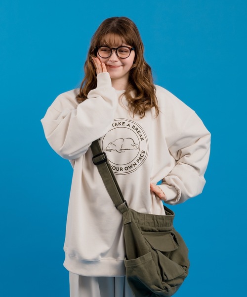 MUHET（ミュエータ）の「BEARプリントスウェット（スウェット・レディース・ライトベージュ/ネイビー・X-LARGE/MEDIUM）」の3枚目の写真