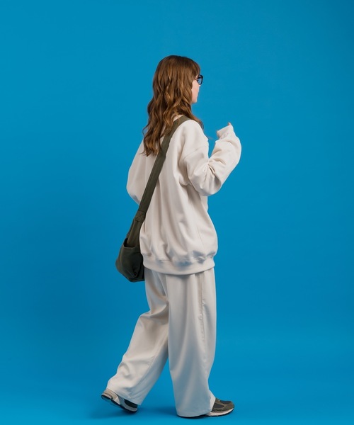 MUHET（ミュエータ）の「BEARプリントスウェット（スウェット・レディース・ライトベージュ/ネイビー・X-LARGE/MEDIUM）」の16枚目の写真