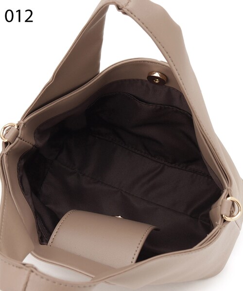 SHOO・LA・RUE（シューラルー）の「◆トライアングルショルダー（ショルダーバッグ・レディース・グレー/ブラック/グリーン・00）」の9枚目の写真