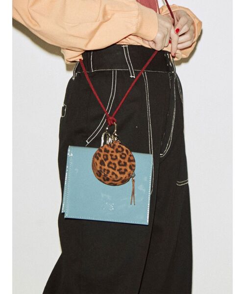 jouetie（ジュエティ）の「マルチWAYコードショルダーBAG（ショルダーバッグ・レディース・ブラック/オフホワイト/ブルー・FREE）」の3枚目の写真