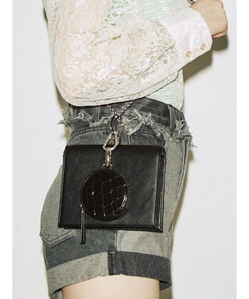 jouetie（ジュエティ）の「マルチWAYコードショルダーBAG（ショルダーバッグ・レディース・ブラック/オフホワイト/ブルー・FREE）」の2枚目の写真