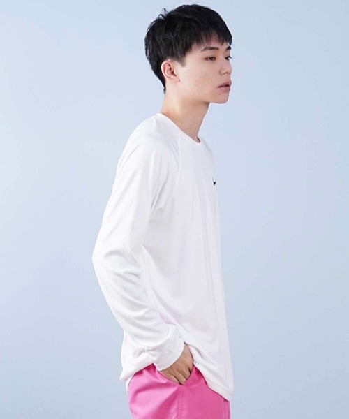 NIKE(ナイキ)の「NIKE/ナイキ エッセンシャル 水着/ユーティリティ/水陸両用 長袖ラッシュガード UVケア NESSA587(ラッシュガード・メンズ・ホワイト×ブラック/ブラック×ブラック/グレー×ホワイト/グリーン系その他/ネイビー/ダークオリーブ/グレー・L/M/S/XL/2XL)」の18枚目の写真