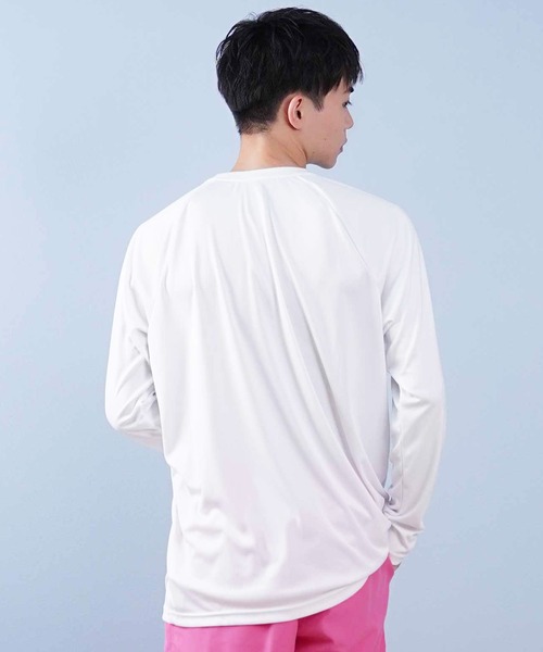 NIKE(ナイキ)の「NIKE/ナイキ エッセンシャル 水着/ユーティリティ/水陸両用 長袖ラッシュガード UVケア NESSA587(ラッシュガード・メンズ・ホワイト×ブラック/ブラック×ブラック/グレー×ホワイト/グリーン系その他/ネイビー/ダークオリーブ/グレー・L/M/S/XL/2XL)」の17枚目の写真
