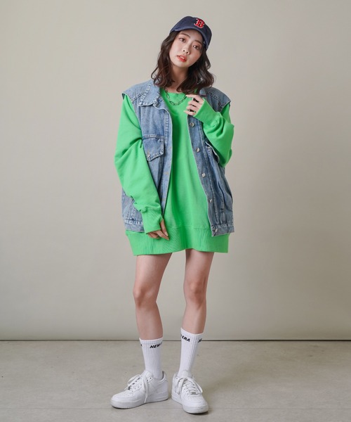 SPINNS（スピンズ）の「2ポケット デニムベスト（ベスト・レディース・ブルー/ブラック・ONESIZE）」の5枚目の写真