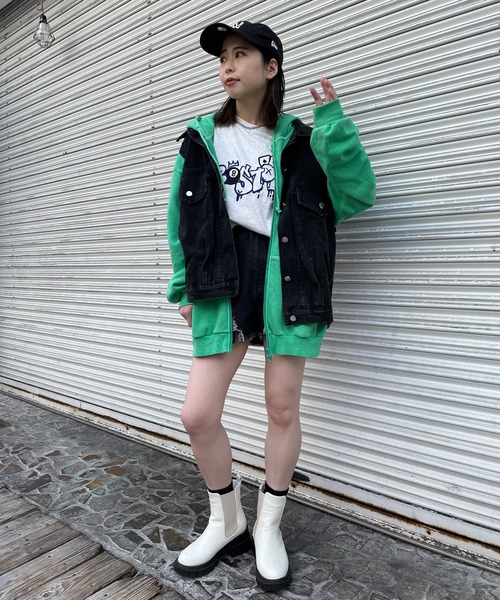 SPINNS（スピンズ）の「2ポケット デニムベスト（ベスト・レディース・ブルー/ブラック・ONESIZE）」の20枚目の写真