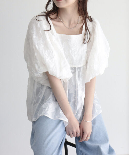 fredy emue(フレディエミュ)の「袖ボリュームジャガードブラウス(シャツ/ブラウス・レディース・オフホワイト/ブラック/サックスブルー・38)」の8枚目の写真