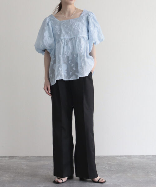 fredy emue(フレディエミュ)の「袖ボリュームジャガードブラウス(シャツ/ブラウス・レディース・オフホワイト/ブラック/サックスブルー・38)」の5枚目の写真