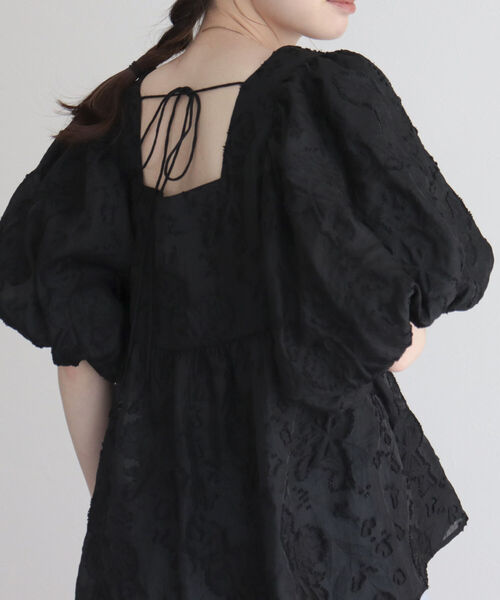 fredy emue(フレディエミュ)の「袖ボリュームジャガードブラウス(シャツ/ブラウス・レディース・オフホワイト/ブラック/サックスブルー・38)」の19枚目の写真