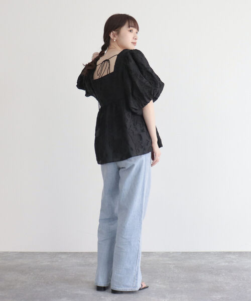 fredy emue(フレディエミュ)の「袖ボリュームジャガードブラウス(シャツ/ブラウス・レディース・オフホワイト/ブラック/サックスブルー・38)」の6枚目の写真