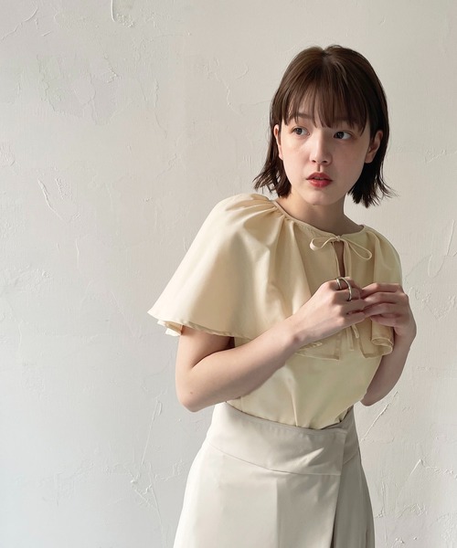 CLEIO（クレイオ）の「【CLEIO】ケープブラウス（シャツ/ブラウス・レディース・サックスブルー/ライトベージュ/オフホワイト・FREE）」の2枚目の写真