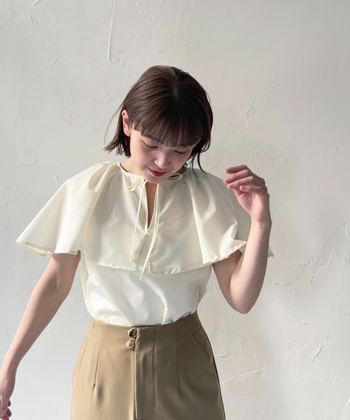 CLEIO（クレイオ）の「【CLEIO】ケープブラウス（シャツ/ブラウス・レディース・サックスブルー/ライトベージュ/オフホワイト・FREE）」の4枚目の写真