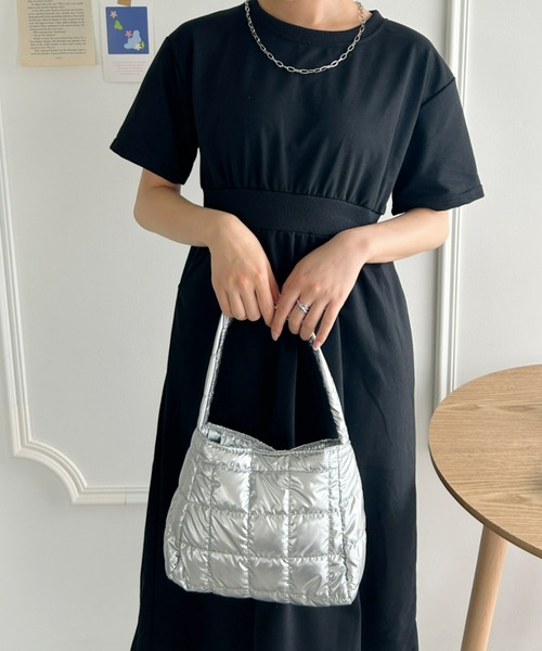 Loueme（ルエム）の「シャイニーキルティングスクエアバッグ（ハンドバッグ・レディース・ホワイト/ブラック/シルバー・FREE）」の13枚目の写真