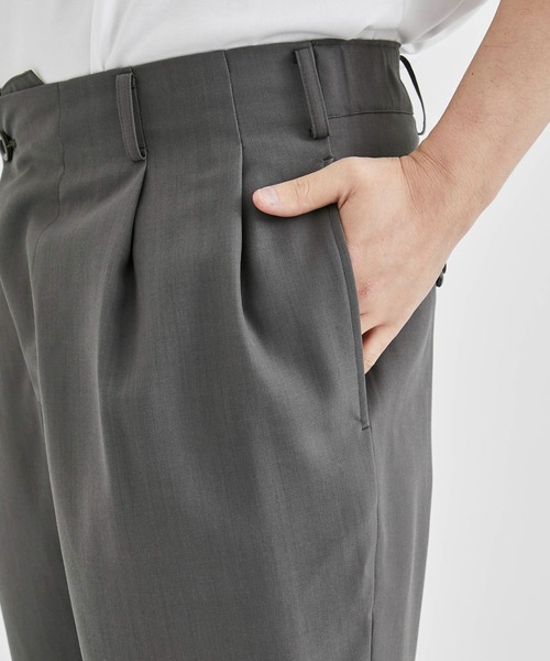 UJOH(ウジョー)の「【UJOH HOMME/ウジョーオム】Curve Front Tuck Pants(スラックス・メンズ・ブラック/ブラウン・1/2)」の20枚目の写真