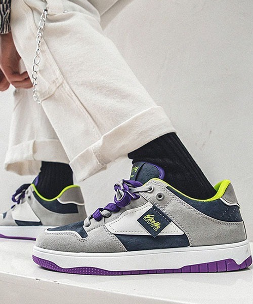 SVEC(シュベック)の「ローカット 厚底 ローテクスニーカー(スニーカー・メンズ・ブラック/ブルー/グレー・44/42/40)」の2枚目の写真