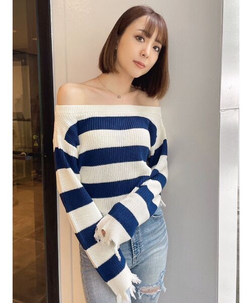GYDA(ジェイダ)の「オフショルグラインダーボーダーニットトップス(ニット/セーター・レディース・ブラック/ネイビー/グレー・FREE)」の4枚目の写真