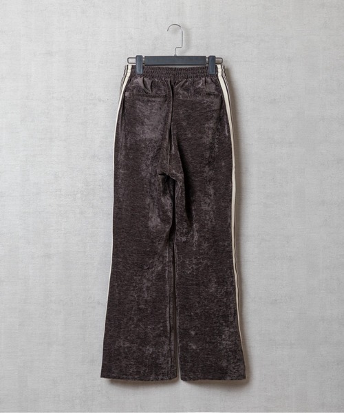 【セール】【cuffne(カフネ)】Wide flare velor track pants(その他パンツ)|cuffne(カフネ) 【セール】【cuffne(カフネ)】Wide flare velor track pants(その他パンツ)|cuffne(カフネ)