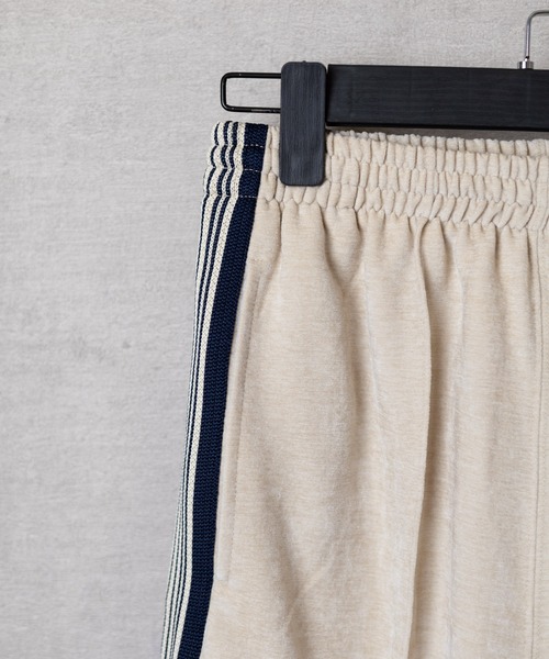 【セール】【cuffne(カフネ)】Wide flare velor track pants(その他パンツ)|cuffne(カフネ) 【セール】【cuffne(カフネ)】Wide flare velor track pants(その他パンツ)|cuffne(カフネ)