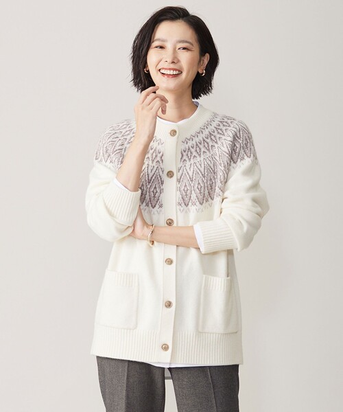 J.PRESS(ジェイプレス)の「【洗える】FAIR ISLE 求心編み カーディガン(カーディガン/ボレロ・レディース・ベージュ系/ホワイト系/ライトグレー系・T13/T15)」の1枚目の写真