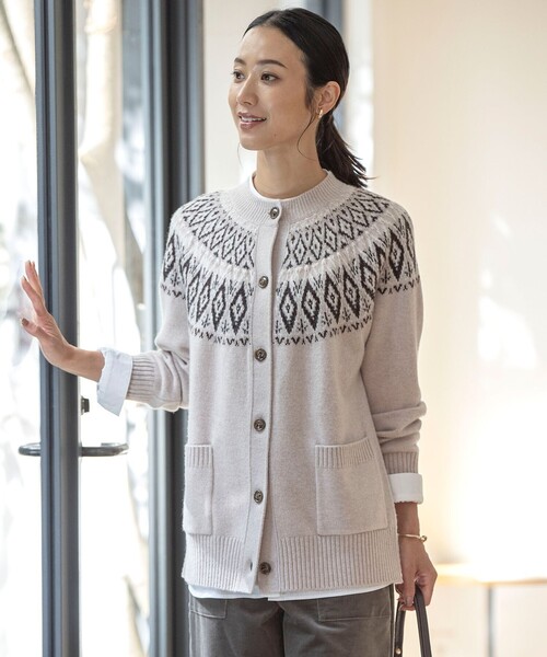J.PRESS(ジェイプレス)の「【洗える】FAIR ISLE 求心編み カーディガン(カーディガン/ボレロ・レディース・ベージュ系/ホワイト系/ライトグレー系・T13/T15)」の3枚目の写真