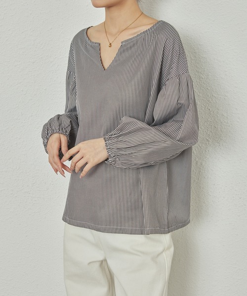 MAISON DE THERESE(メゾン ド テレーズ)の「コットンパフスリーブブラウス(シャツ/ブラウス・レディース・ブルー/ダークグレー/ホワイト/ブラック・M)」の15枚目の写真