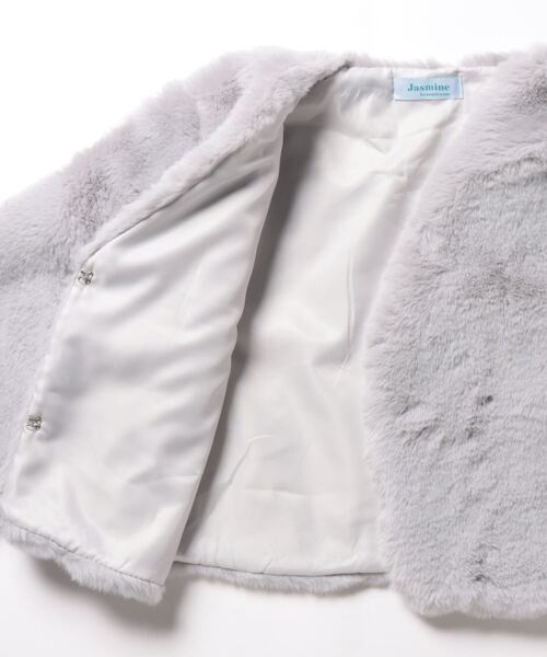 Jasmine Grandiflorum（ジャスミングランディフローラム）の「【Jasmine】エコファーショートコート (AW)（ノーカラージャケット・レディース・ホワイト/ブラック/ピンク/ブルー/チョコ/ライトグレー/ベージュ・FREE）」の9枚目の写真
