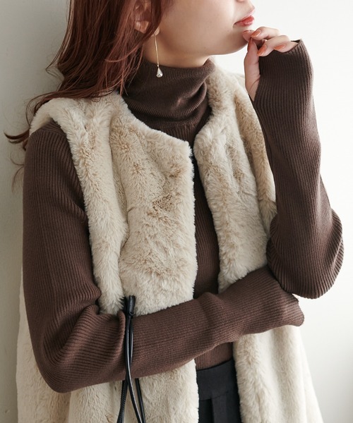 DISCOAT(ディスコート)の「【WEB限定】フィンガーホールリブタートルニット(ニット/セーター・レディース・アイボリー/ホワイト×ブラック/モカ/グリーン系その他/ブラック・MEDIUM)」の12枚目の写真