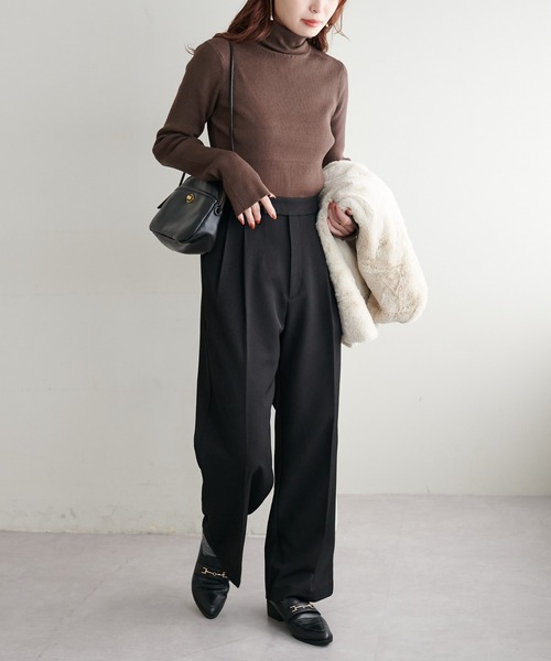 DISCOAT(ディスコート)の「【WEB限定】フィンガーホールリブタートルニット(ニット/セーター・レディース・アイボリー/ホワイト×ブラック/モカ/グリーン系その他/ブラック・MEDIUM)」の16枚目の写真