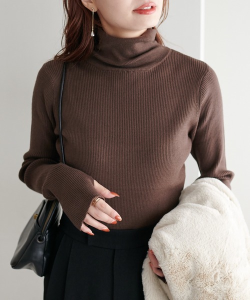 DISCOAT(ディスコート)の「【WEB限定】フィンガーホールリブタートルニット(ニット/セーター・レディース・アイボリー/ホワイト×ブラック/モカ/グリーン系その他/ブラック・MEDIUM)」の17枚目の写真