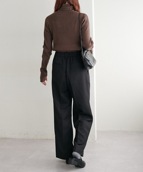 DISCOAT(ディスコート)の「【WEB限定】フィンガーホールリブタートルニット(ニット/セーター・レディース・アイボリー/ホワイト×ブラック/モカ/グリーン系その他/ブラック・MEDIUM)」の22枚目の写真