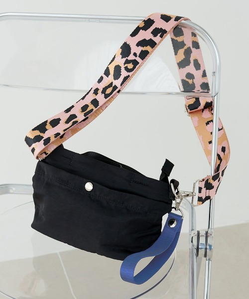 ELLEgirl（エルガール）の「《新色/再入荷》撥水 2wayショルダーバック【ELLEgirl/エル ガール】（ショルダーバッグ・レディース・ブラック/ベージュ/ピンク/ブラック系その他/ブラック系その他2/ネイビー・FREE）」の3枚目の写真