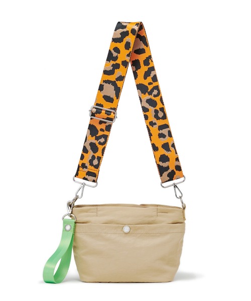 ELLEgirl（エルガール）の「《新色/再入荷》撥水 2wayショルダーバック【ELLEgirl/エル ガール】（ショルダーバッグ・レディース・ブラック/ベージュ/ピンク/ブラック系その他/ブラック系その他2/ネイビー・FREE）」の12枚目の写真