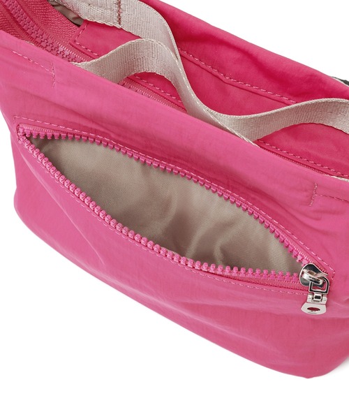 ELLEgirl（エルガール）の「《新色/再入荷》撥水 2wayショルダーバック【ELLEgirl/エル ガール】（ショルダーバッグ・レディース・ブラック/ベージュ/ピンク/ブラック系その他/ブラック系その他2/ネイビー・FREE）」の19枚目の写真