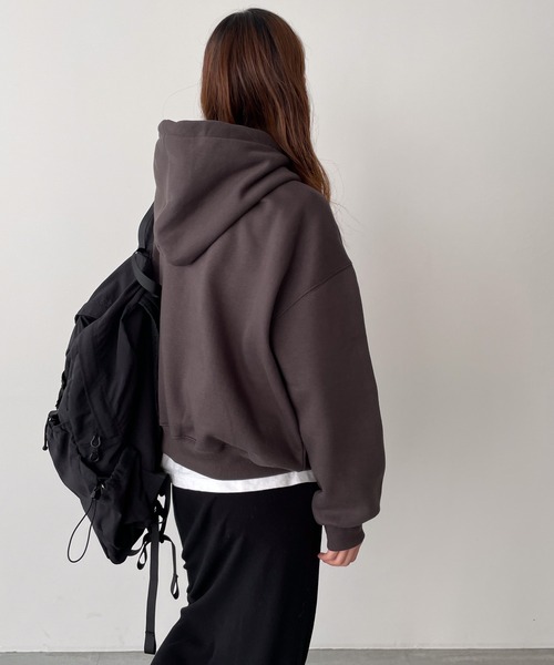 CANAL JEAN（キャナルジーン）の「El mar　Out of Dear刺繍裏起毛パーカー（パーカー・レディース・チャコールグレー/クリーム・ONE SIZE）」の4枚目の写真