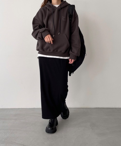 CANAL JEAN（キャナルジーン）の「El mar　Out of Dear刺繍裏起毛パーカー（パーカー・レディース・チャコールグレー/クリーム・ONE SIZE）」の5枚目の写真