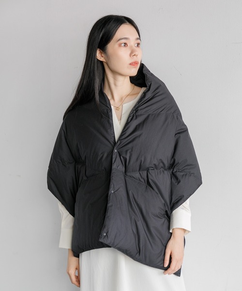 NANGA（ナンガ）の「NANGA DOWN PONCHO MUFFLER（ストール/ショール・レディース・モカ/ブラック・FREE）」の5枚目の写真