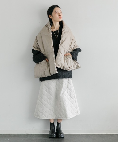 NANGA（ナンガ）の「NANGA DOWN PONCHO MUFFLER（ストール/ショール・レディース・モカ/ブラック・FREE）」の16枚目の写真