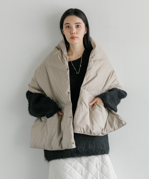 NANGA（ナンガ）の「NANGA DOWN PONCHO MUFFLER（ストール/ショール・レディース・モカ/ブラック・FREE）」の12枚目の写真