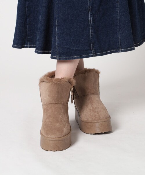 cs T&P（シーエスティーアンドピー）の「厚底ムートンサイドジップブーツ（ブーツ・レディース・ブラック系/こしょう色系1・S/M/L/LL）」の15枚目の写真