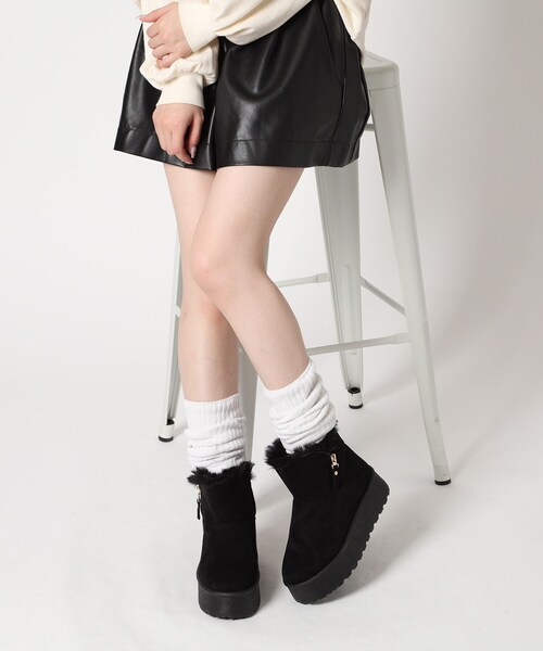 cs T&P（シーエスティーアンドピー）の「厚底ムートンサイドジップブーツ（ブーツ・レディース・ブラック系/こしょう色系1・S/M/L/LL）」の21枚目の写真