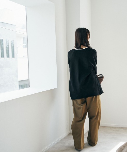 marjour（マージュール）の「SWEAT VNECK PULLOVER（スウェット・レディース・アイボリー/ブラック・M）」の7枚目の写真