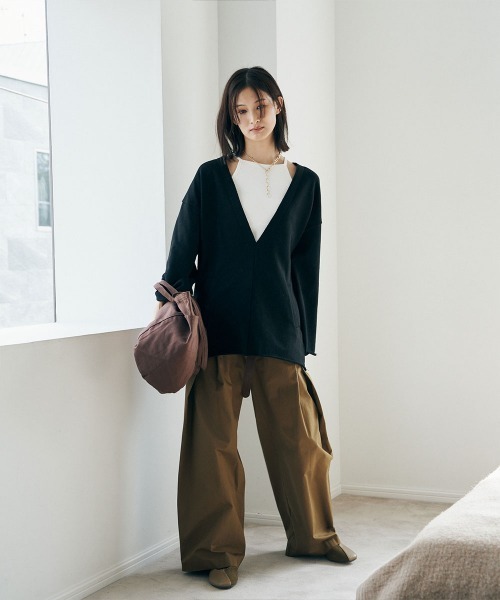 marjour（マージュール）の「SWEAT VNECK PULLOVER（スウェット・レディース・アイボリー/ブラック・M）」の9枚目の写真